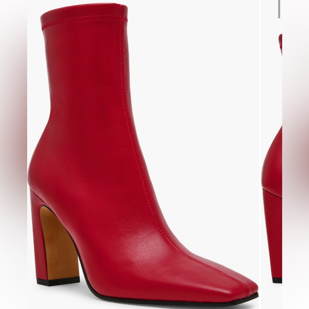 NWOB Steve Madden Vinka Bootie - Dark Red